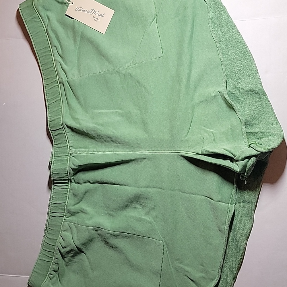 Universal thread women's short